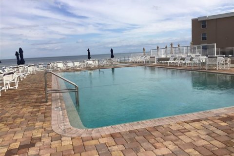 Condo in New Smyrna Beach, Florida, 2 bedrooms  № 1812966 - photo 2