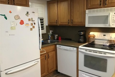 Condo in New Smyrna Beach, Florida, 2 bedrooms  № 1812966 - photo 18