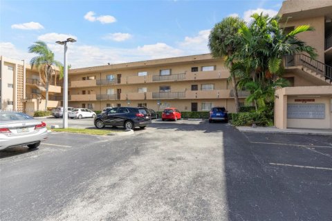 Condominio en venta en Miami, Florida, 2 dormitorios, 114.73 m2 № 1985429 - foto 3