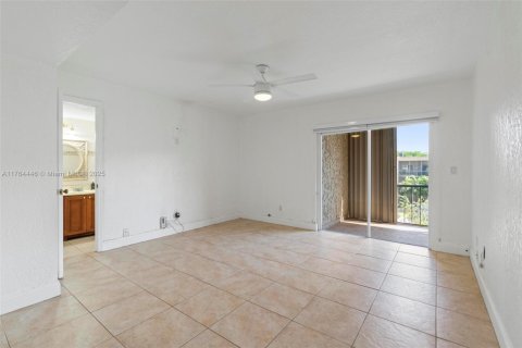 Condominio en venta en Miami, Florida, 2 dormitorios, 114.73 m2 № 1985429 - foto 13