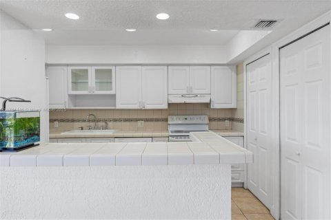 Condominio en venta en Miami, Florida, 2 dormitorios, 114.73 m2 № 1985429 - foto 10