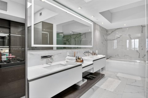Condominio en alquiler en Aventura, Florida, 3 dormitorios, 267.28 m2 № 1953491 - foto 13