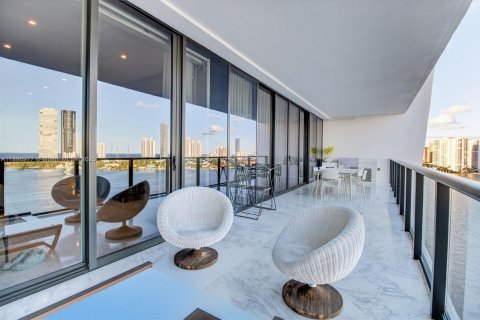 Condominio en alquiler en Aventura, Florida, 3 dormitorios, 267.28 m2 № 1953491 - foto 15