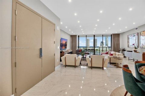 Condominio en alquiler en Aventura, Florida, 3 dormitorios, 267.28 m2 № 1953491 - foto 3