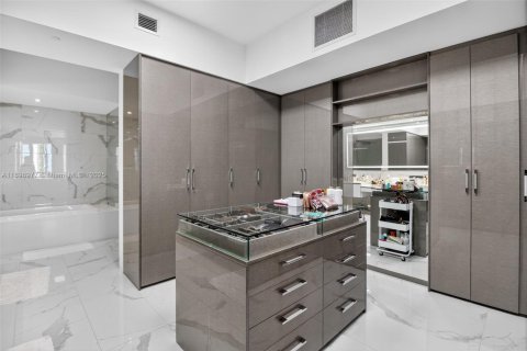 Condominio en alquiler en Aventura, Florida, 3 dormitorios, 267.28 m2 № 1953491 - foto 12