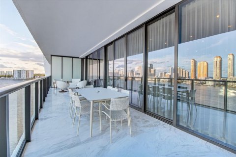 Condominio en alquiler en Aventura, Florida, 3 dormitorios, 267.28 m2 № 1953491 - foto 17
