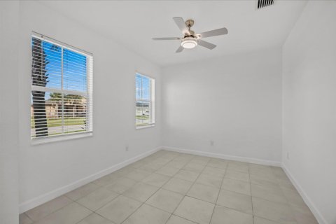 Villa ou maison à vendre à Port St. Lucie, Floride: 5 chambres, 312.24 m2 № 2439230 - photo 12