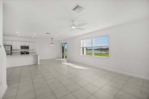 Villa ou maison à vendre à Port St. Lucie, Floride: 5 chambres, 312.24 m2 № 2439230 - photo 5