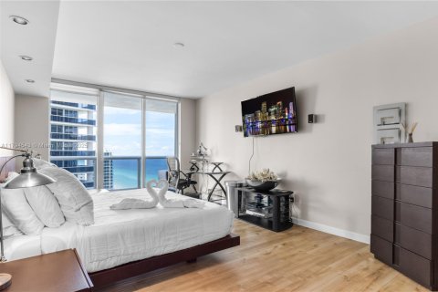 Condominio en alquiler en Hallandale Beach, Florida, 2 dormitorios, 135.45 m2 № 1959057 - foto 27