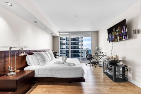 Condominio en alquiler en Hallandale Beach, Florida, 2 dormitorios, 135.45 m2 № 1959057 - foto 28