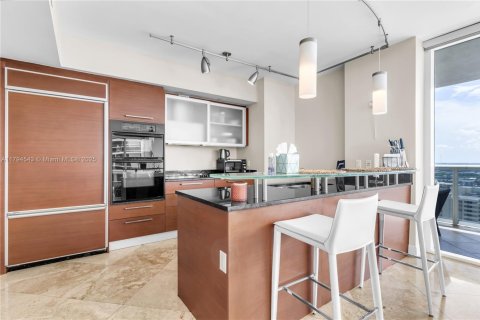 Condominio en alquiler en Hallandale Beach, Florida, 2 dormitorios, 135.45 m2 № 1959057 - foto 17