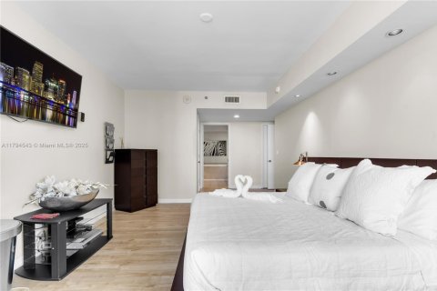 Condominio en alquiler en Hallandale Beach, Florida, 2 dormitorios, 135.45 m2 № 1959057 - foto 30