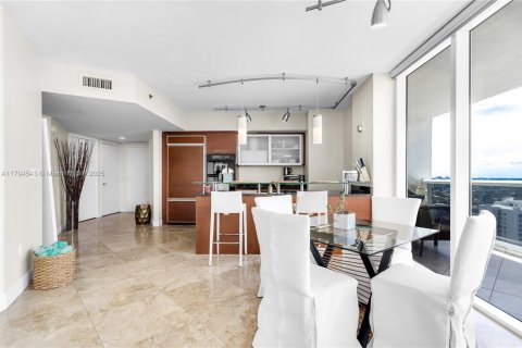 Condominio en alquiler en Hallandale Beach, Florida, 2 dormitorios, 135.45 m2 № 1959057 - foto 19