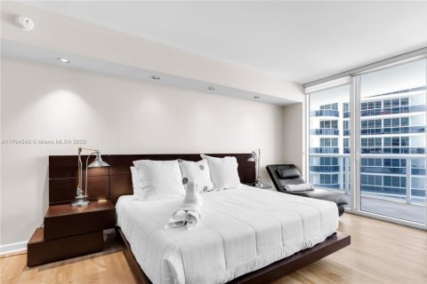 Condominio en alquiler en Hallandale Beach, Florida, 2 dormitorios, 135.45 m2 № 1959057 - foto 29