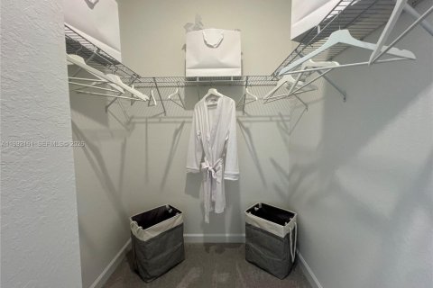 Снять в аренду таунхаус в Хомстед, Флорида 3 спальни, 153.2м2, № 2062248 - фото 25