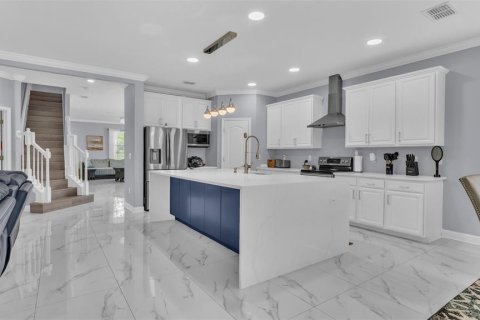 House in Land O' Lakes, Florida 6 bedrooms, 395.67 sq.m. № 2157990 - photo 12