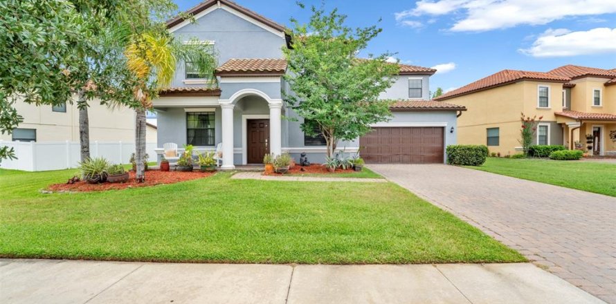 House in Land O' Lakes, Florida 6 bedrooms, 395.67 sq.m. № 2157990