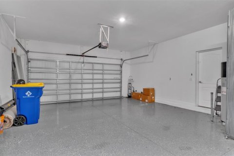 House in Land O' Lakes, Florida 6 bedrooms, 395.67 sq.m. № 2157990 - photo 24