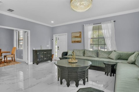 House in Land O' Lakes, Florida 6 bedrooms, 395.67 sq.m. № 2157990 - photo 8