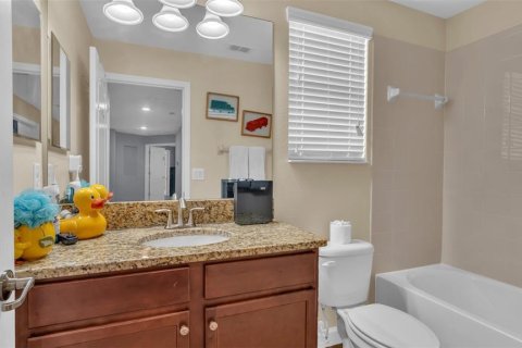 House in Land O' Lakes, Florida 6 bedrooms, 395.67 sq.m. № 2157990 - photo 30