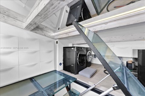 Condo in Miami, Florida, 2 bedrooms  № 2089465 - photo 26