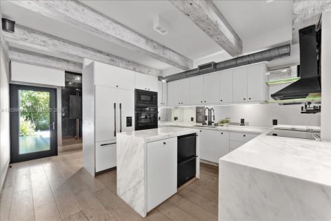 Condo in Miami, Florida, 2 bedrooms  № 2089465 - photo 7