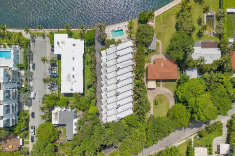 Condo in Miami, Florida, 2 bedrooms  № 2089465 - photo 29