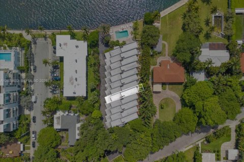 Condo in Miami, Florida, 2 bedrooms  № 2089465 - photo 30