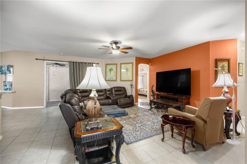 House in Ocala, Florida 4 bedrooms, 210.33 sq.m. № 1899565 - photo 3