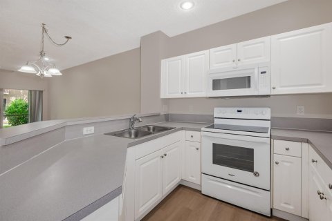 Townhouse in Pembroke Pines, Florida 2 bedrooms, 124.3 sq.m. № 2421489 - photo 8