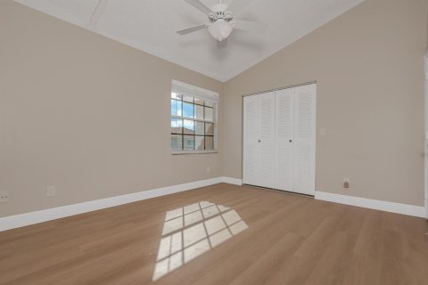 Townhouse in Pembroke Pines, Florida 2 bedrooms, 124.3 sq.m. № 2421489 - photo 21
