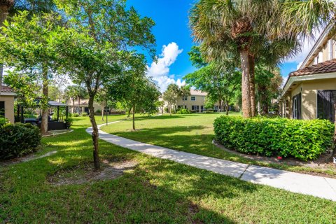 Townhouse in Pembroke Pines, Florida 2 bedrooms, 124.3 sq.m. № 2421489 - photo 27