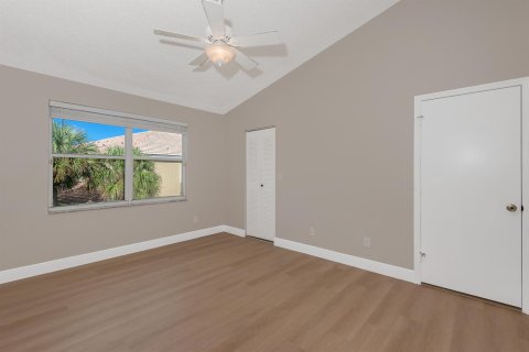 Townhouse in Pembroke Pines, Florida 2 bedrooms, 124.3 sq.m. № 2421489 - photo 15