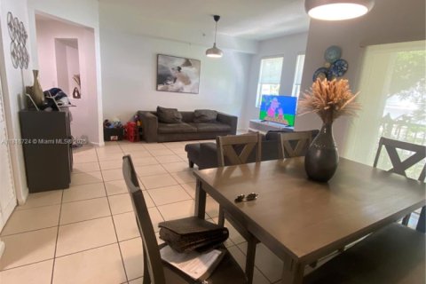 Купить кондоминиум в Дорал, Флорида 2 спальни, 104.14м2, № 1981882 - фото 9