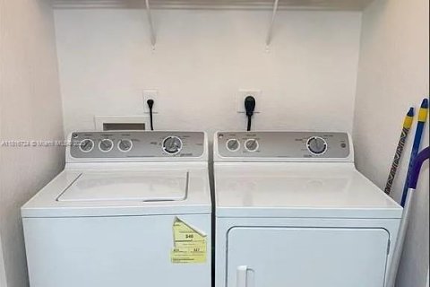 Купить кондоминиум в Дорал, Флорида 2 спальни, 104.14м2, № 1981882 - фото 7