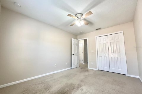 Townhouse in Oviedo, Florida 3 bedrooms, 169.83 sq.m. № 2402738 - photo 16