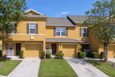 Townhouse in Oviedo, Florida 3 bedrooms, 169.83 sq.m. № 2402738