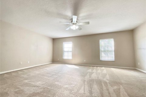 Townhouse in Oviedo, Florida 3 bedrooms, 169.83 sq.m. № 2402738 - photo 17