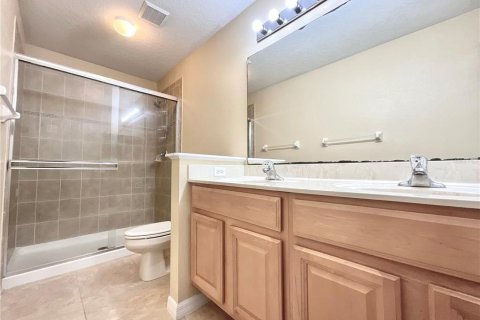 Townhouse in Oviedo, Florida 3 bedrooms, 169.83 sq.m. № 2402738 - photo 21
