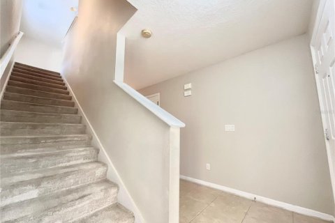 Townhouse in Oviedo, Florida 3 bedrooms, 169.83 sq.m. № 2402738 - photo 11
