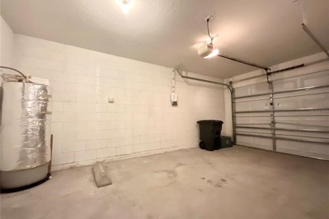 Townhouse in Oviedo, Florida 3 bedrooms, 169.83 sq.m. № 2402738 - photo 22