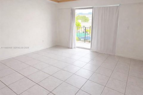 Condominio en alquiler en North Miami Beach, Florida, 2 dormitorios, 110.55 m2 № 2060870 - foto 19