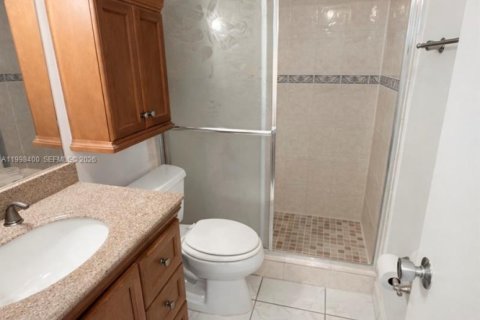 Condominio en alquiler en North Miami Beach, Florida, 2 dormitorios, 110.55 m2 № 2060870 - foto 2