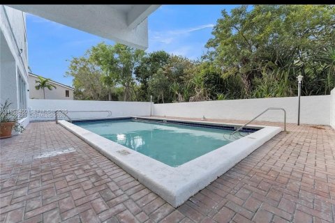 Condominio en alquiler en North Miami Beach, Florida, 2 dormitorios, 110.55 m2 № 2060870 - foto 12