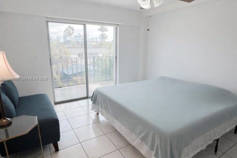 Condominio en alquiler en North Miami Beach, Florida, 2 dormitorios, 110.55 m2 № 2060870 - foto 22