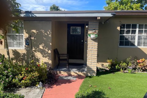 Villa ou maison à vendre à Miami, Floride: 3 chambres, 117.89 m2 № 1956155 - photo 27
