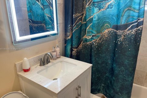 Villa ou maison à vendre à Miami, Floride: 3 chambres, 117.89 m2 № 1956155 - photo 11