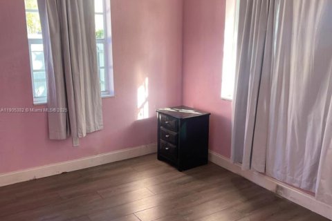 Villa ou maison à vendre à Miami, Floride: 3 chambres, 117.89 m2 № 1956155 - photo 14