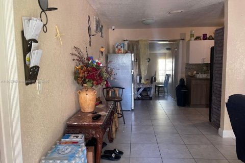 Villa ou maison à vendre à Miami, Floride: 3 chambres, 117.89 m2 № 1956155 - photo 18