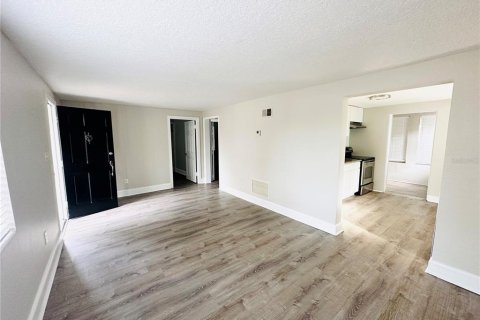 Apartamento en alquiler en Orlando, Florida, 2 dormitorios, 69.68 m2 № 1750324 - foto 2